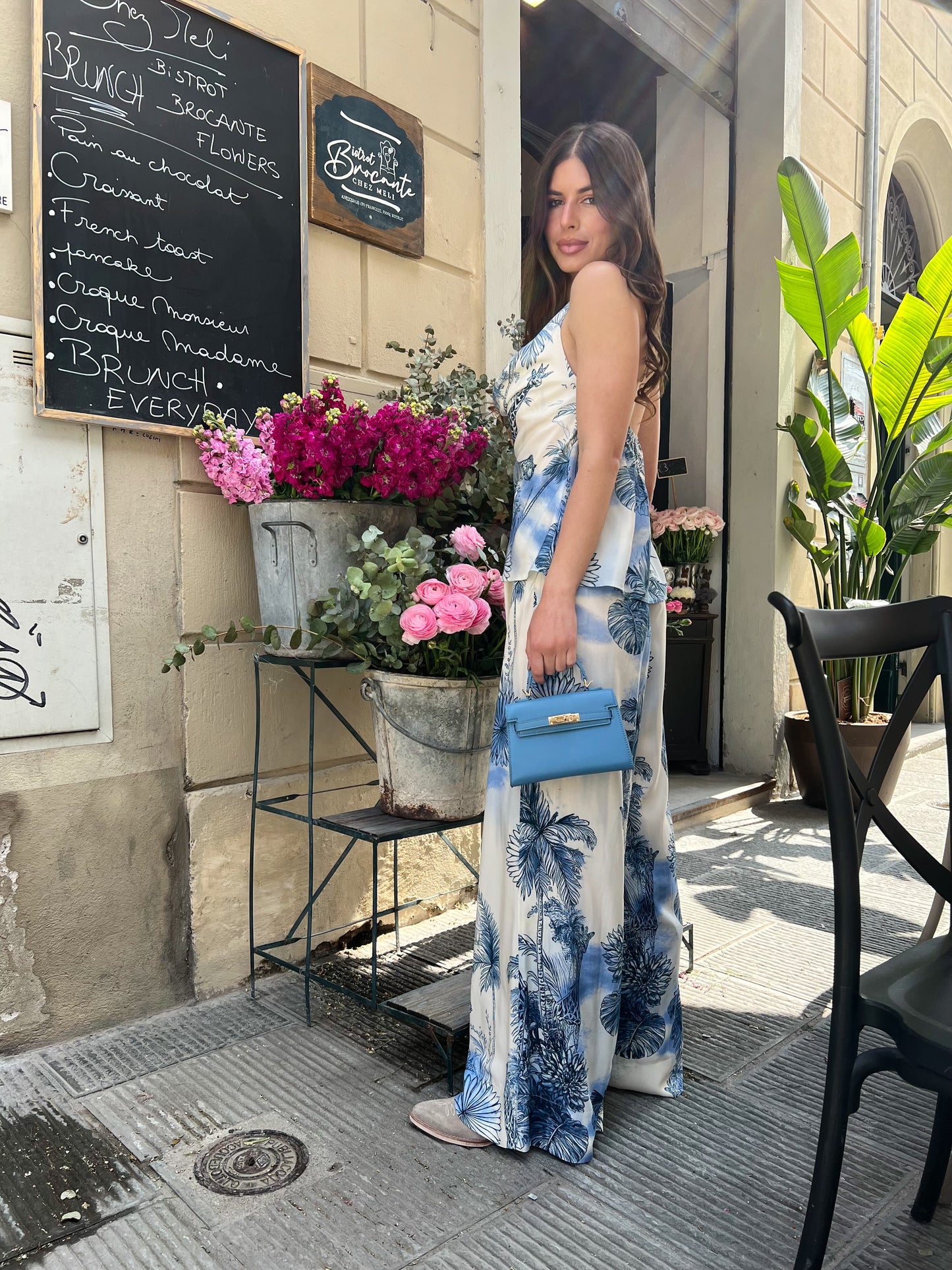 Completo top e pantalone azzurro