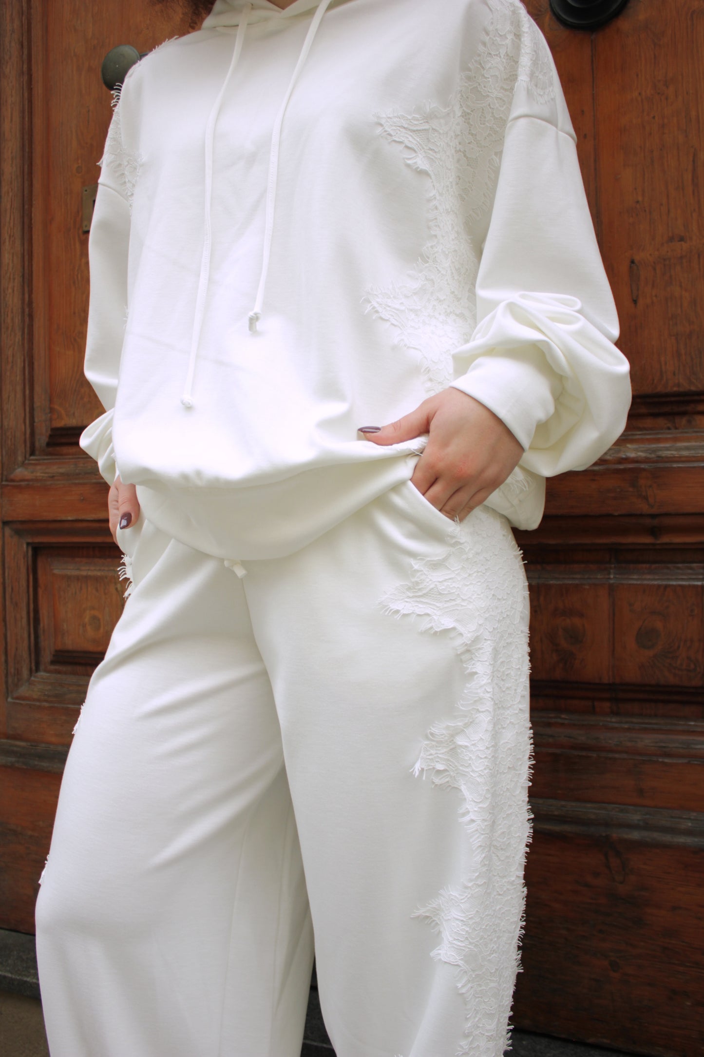 Pantalone bianco con dettaglio pizzo Lumina