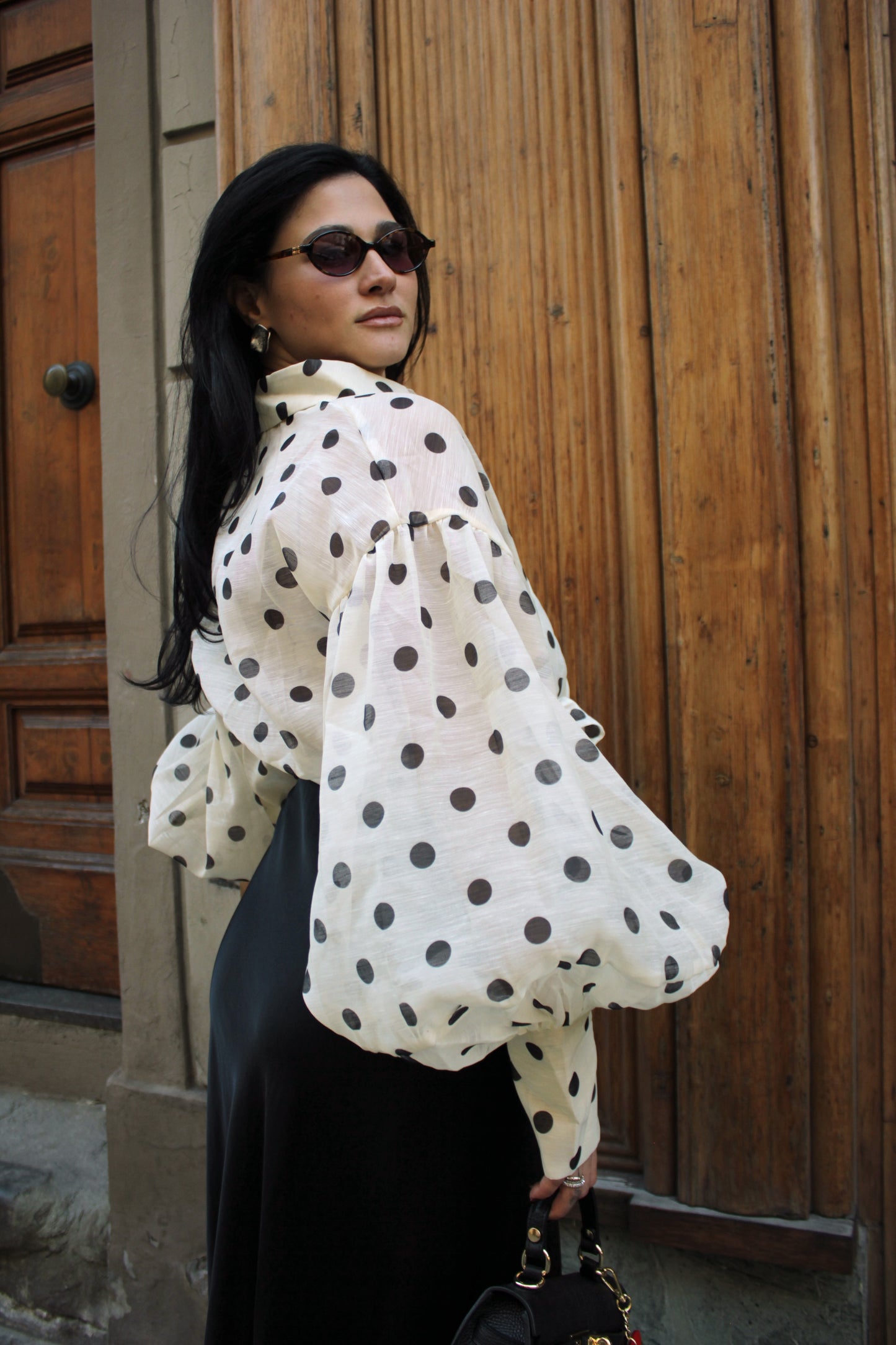 Camicia pois con manica a sbuffo
