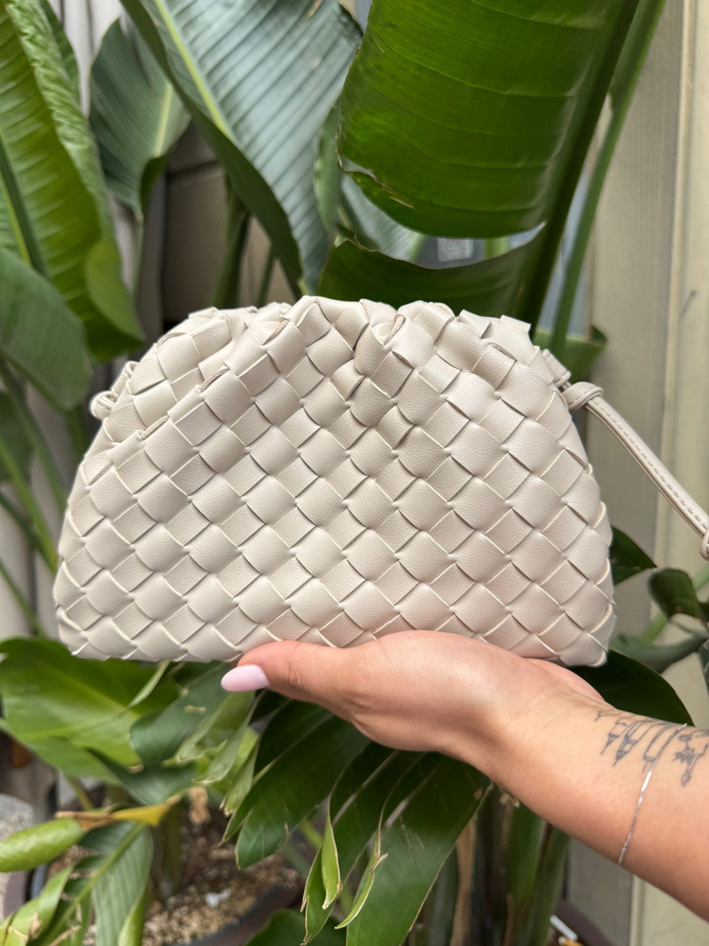 Pochette intrecciata panna